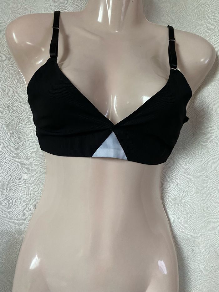 Soutien gorge brassière quasi sans couture taille S