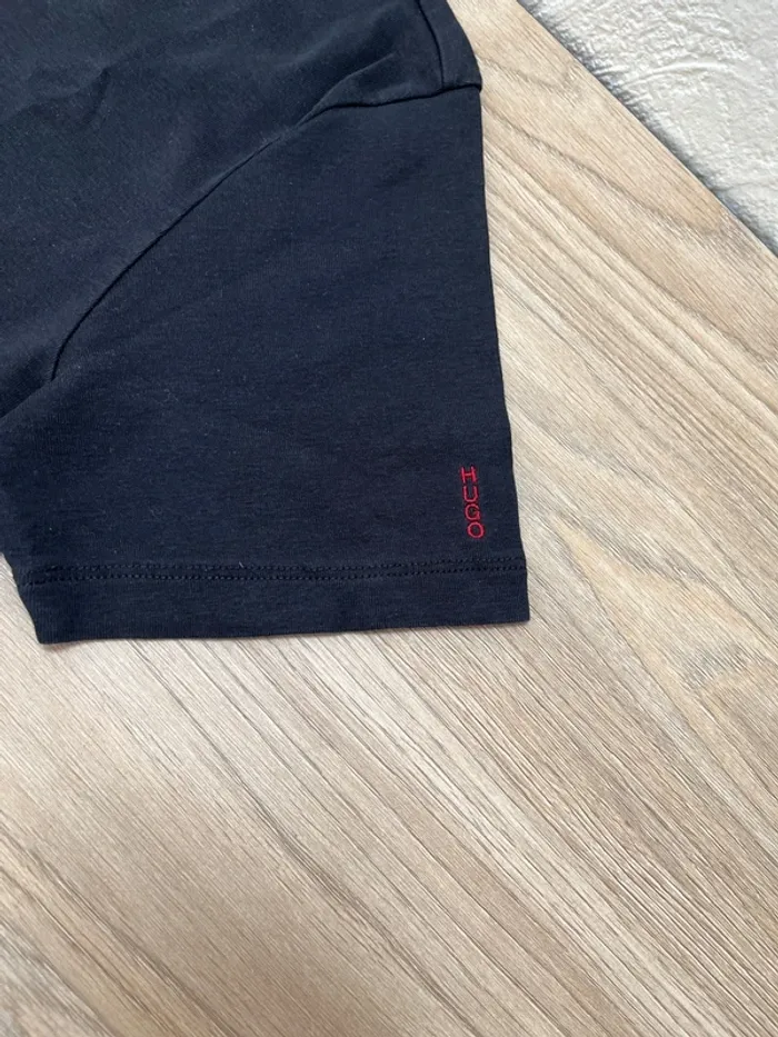 T-shirt Hugo Boss neuf – Taille S - photo numéro 4