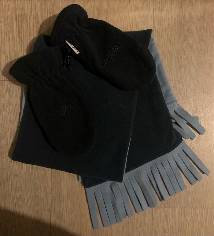 Écharpe isotoner et gant moufle 6/8ans reflex matière polaire couleur bleu marine bleu ciel - photo numéro 2