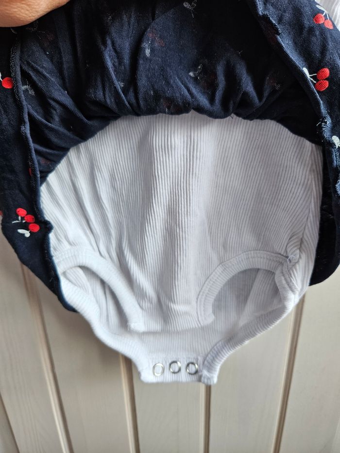 Barboteuse Bébé Fille T.56 (Jupe Cerises) - Kiabi - photo numéro 3