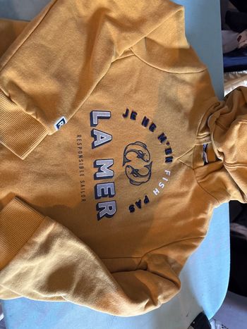 Vends sweat okaidi 8 ans très bon état 