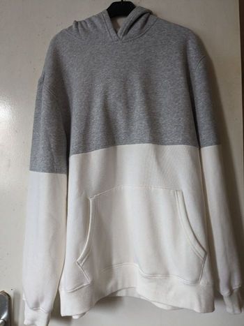 Sweat bicolore Kiabi. Taille L