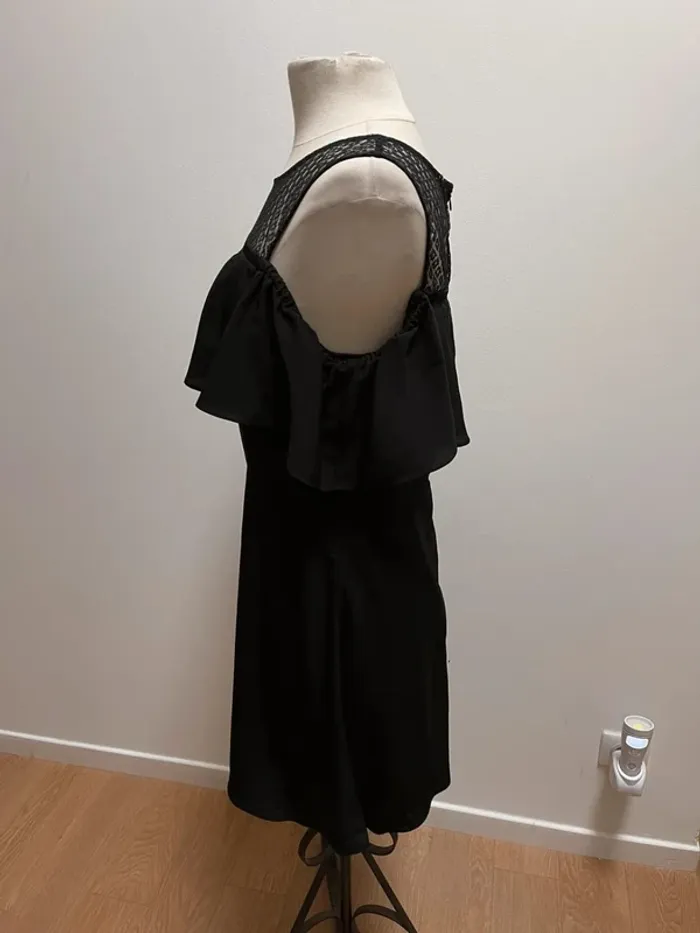 Superbe Robe noire avec dentelle Naf Naf 🌸 42 - photo numéro 3