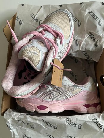Chaussure asics gel nyc rose kicki zhang