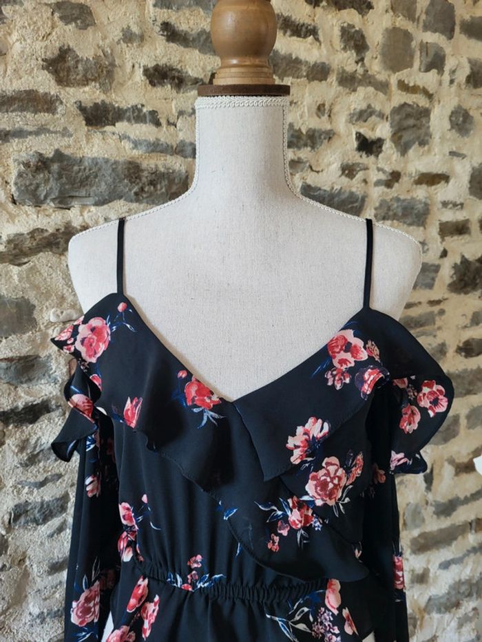 Top court crop top épaules dénudées fleuri noir H&M Taille 34 - photo numéro 2