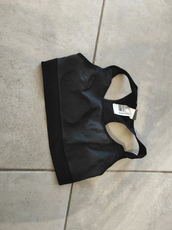 Brassière de sport taille L. Decathlon