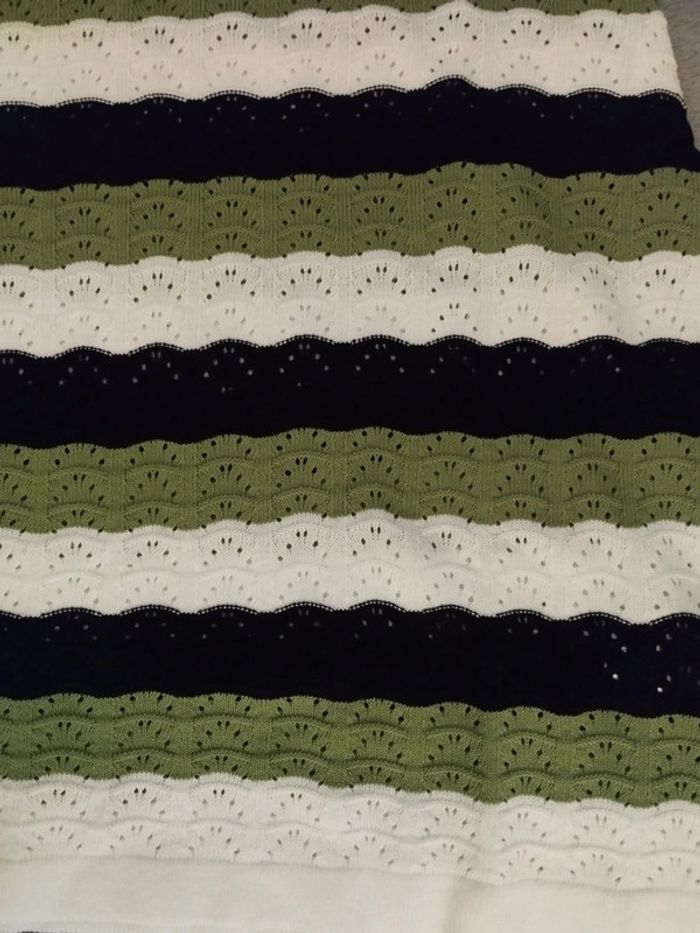 Robe moulante style crochet taille 38.Neuve - photo numéro 2