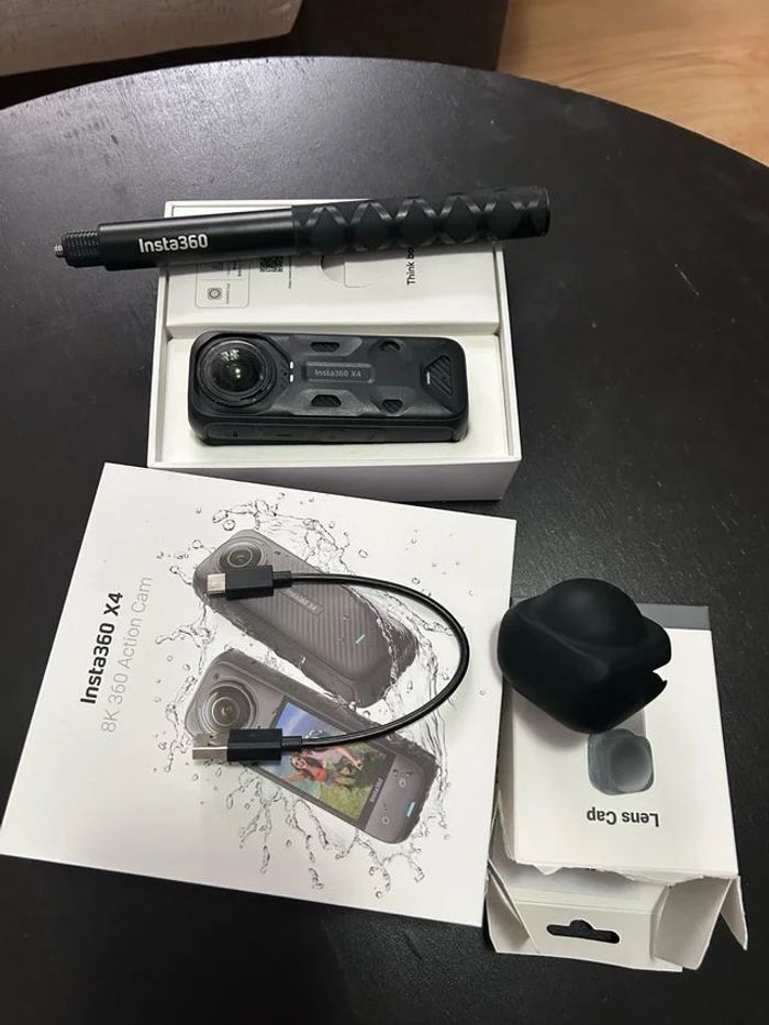 Caméra Insta 360 X4  Très neuf  Tout les accessoires sont incluses dans l'emballage d'origine comme - photo numéro 2