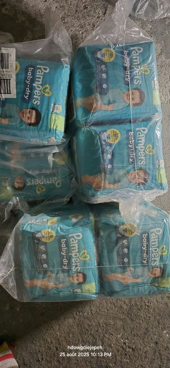 Lot couche pampers baby-dry taille 6