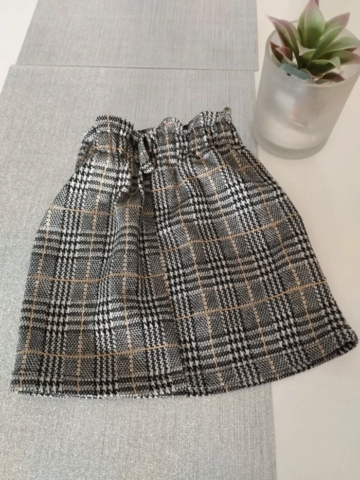 Jolie jupe taille 2 ans - photo numéro 2