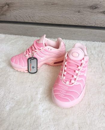 Baskets enfant fille Nike TN rose 33 neuf 
