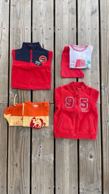 Lot bébé de 4 articles _ 6 mois