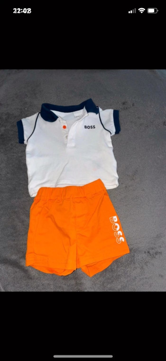 Ensemble hugo boss taille 1 mois