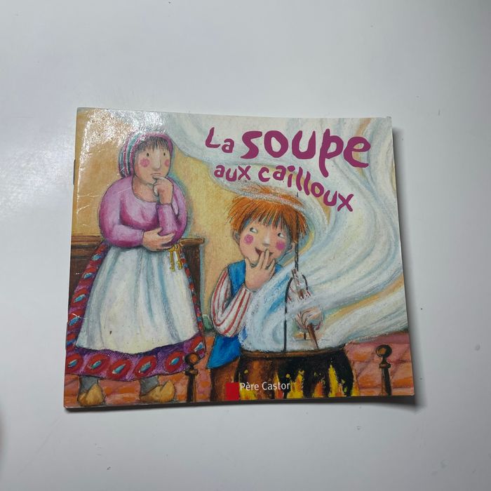 Livre La soupe au cailloux