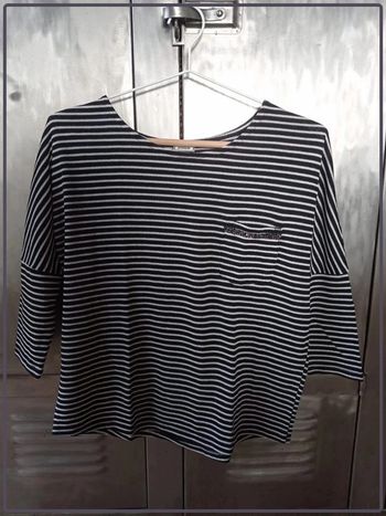 Haut manches ¾ à rayures noires et blanches Pimkie bon état taille S