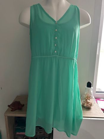 Très jolie robe verte pastel 😍