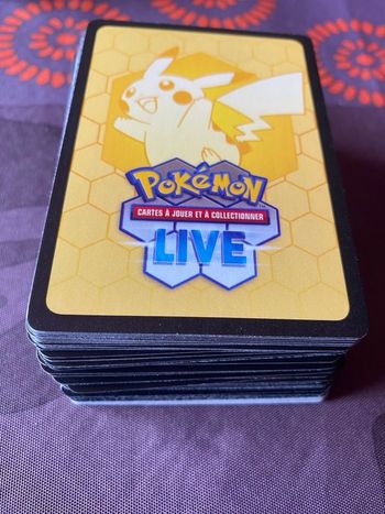 Lot de 131 cartes à code online JCC Pokémon