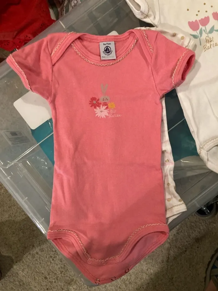 Lot de trois body, petit bateau 9 mois - photo numéro 3