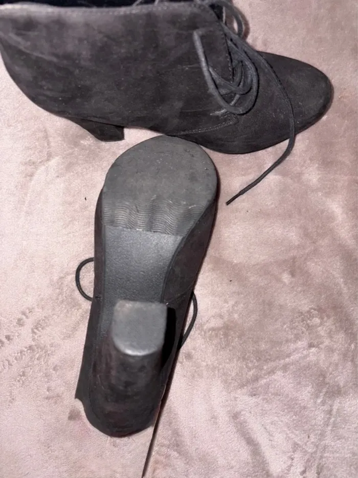 Bottines à talons à lacets femme taille 36 noires en très bon état. - photo numéro 6