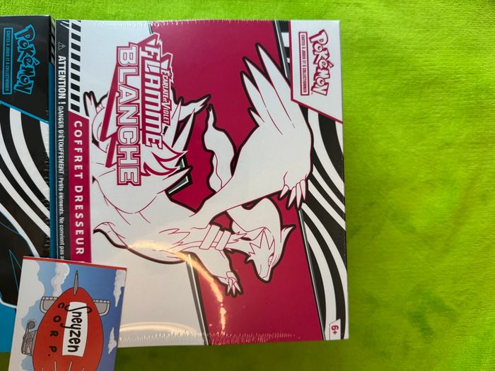 Lot de 2 ETB Pokémon EV10.5 Foudre Noir Flamme Blanche Neuf et Scellé - photo numéro 3