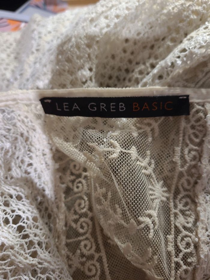 Haut dos dentelles - photo numéro 10