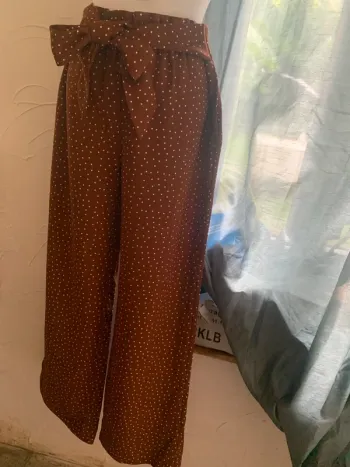 Pantalon Camaïeu taille42 marron à pois jambes larges