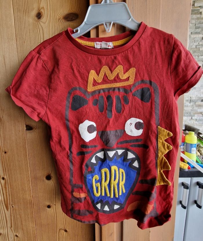 T shirt garçon taille 5 ans- dpam