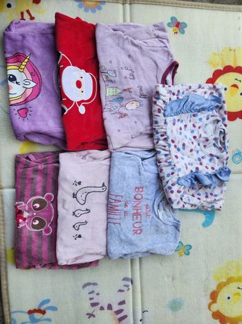 Lot de vêtements fille 2 ans