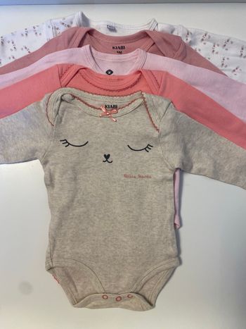 Lot bodies taille 3 mois