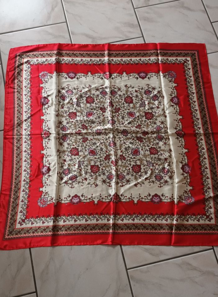 Foulard - photo numéro 3