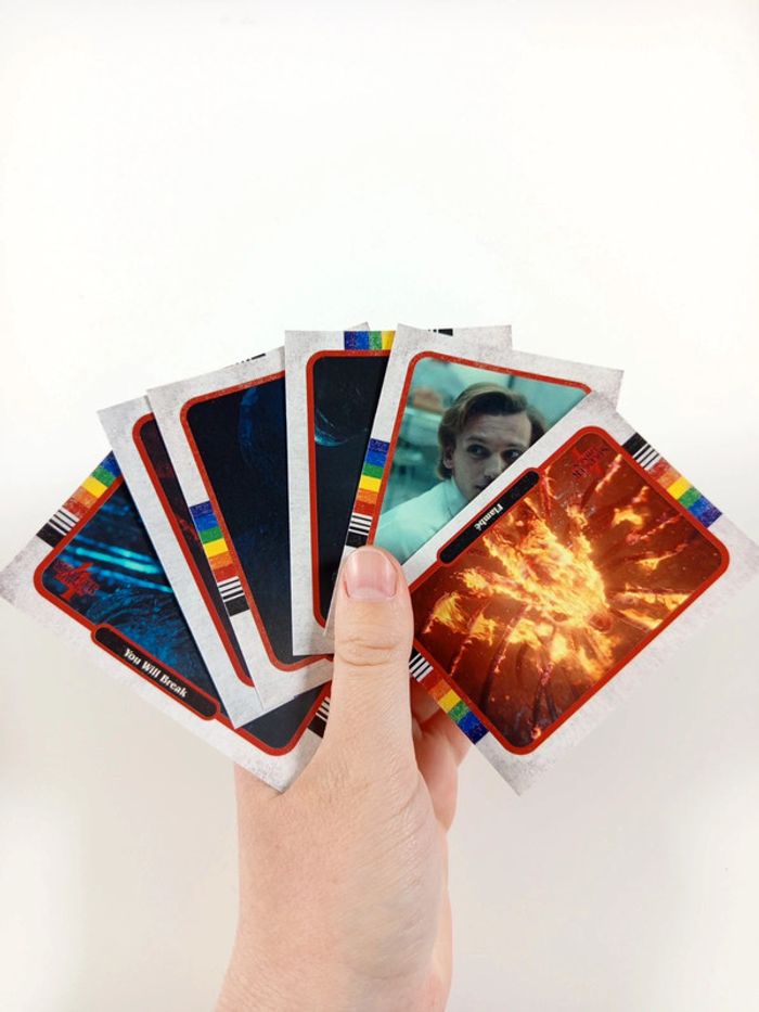 Lot de 6 cartes stranger things topps