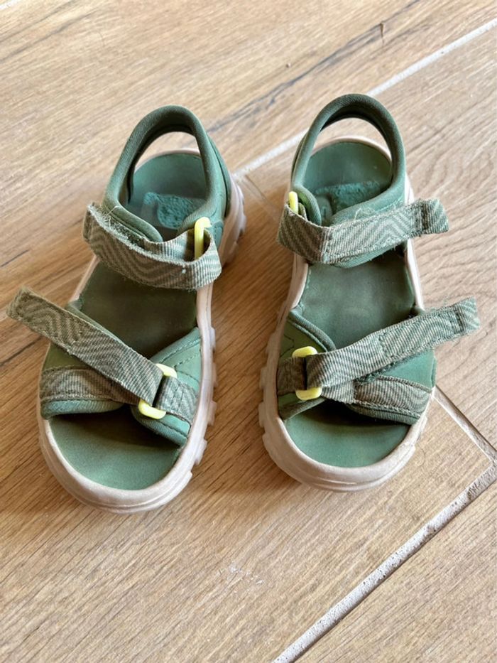 Sandales Quechua mixtes taille 26/27 - photo numéro 2