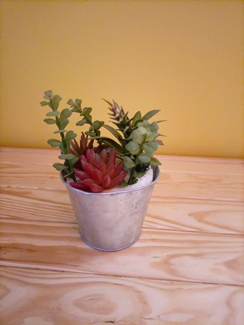 Petit objet déco style végétal en pot métal