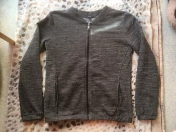 Gilet zippé Kiabi Taille S ou 14/16 ans (4€)