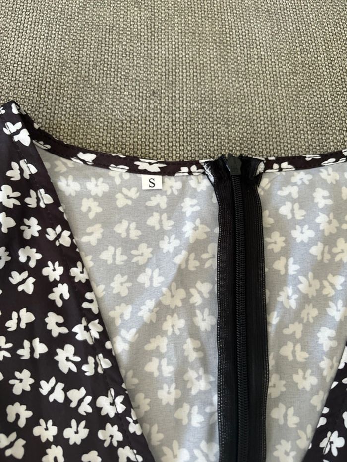 Robe mi-cuisse - photo numéro 4
