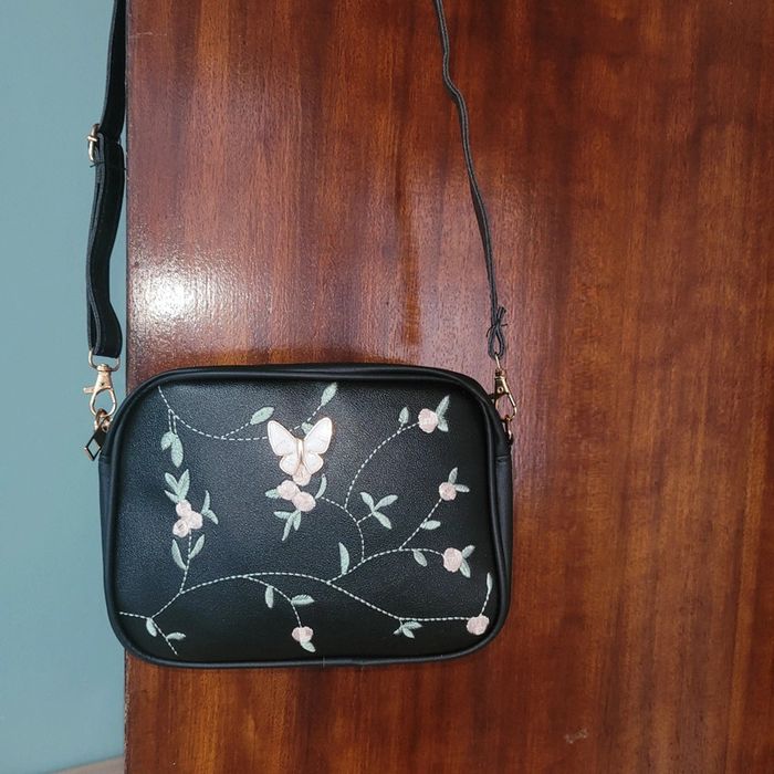 Liquidation 50% sac bandouliere neuf 🦋 - photo numéro 2