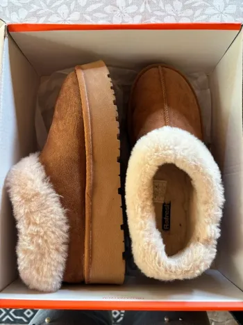 Chaussures fourrées camel Refresh (pointure 39)