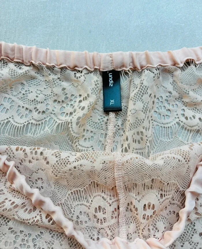 Magnifique short en dentelle rose pale nude Undiz neuf - photo numéro 3