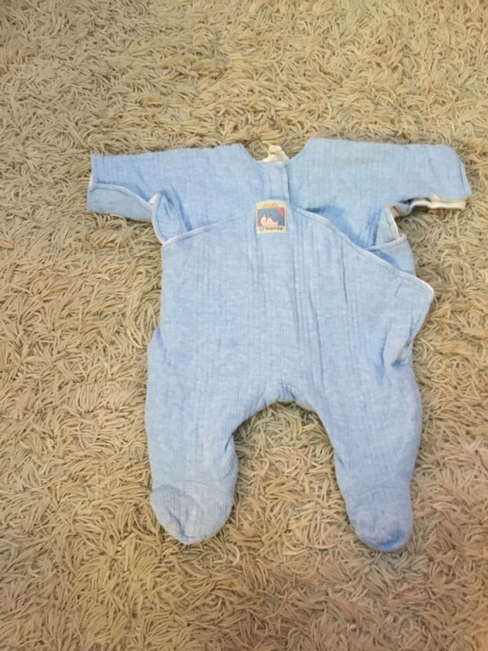Lot 7 bodys et 2pyjamas