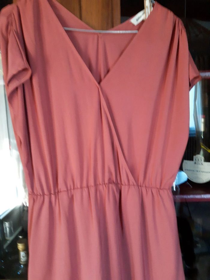 Robe fluide neuve avec étiquette - photo numéro 2