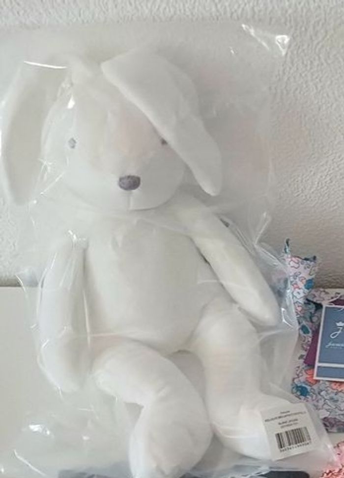 Peluche lapin et tenues jacadi
