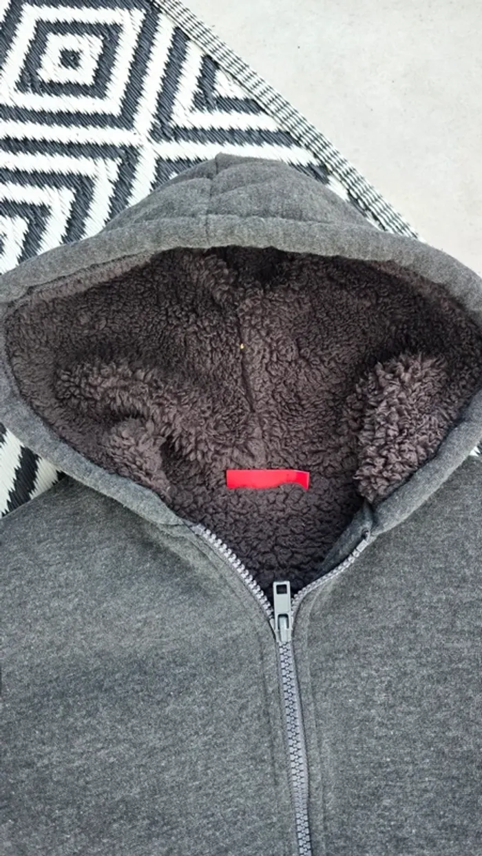 Lot de 2 gilets zippés taille 4 ans gris fourré chaud kiabi tissaia - photo numéro 2