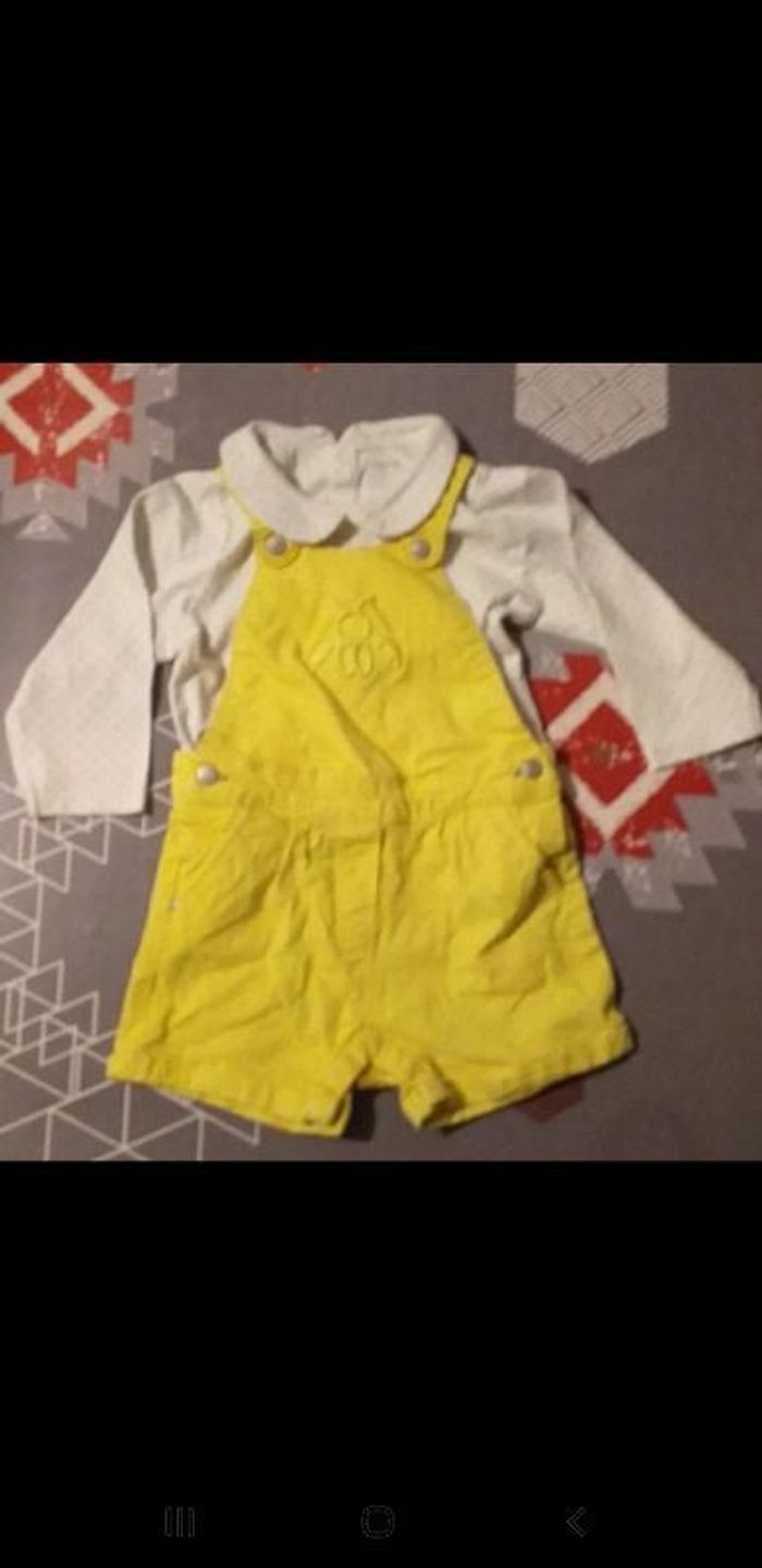 Ensemble tee-shirt manches longues et salopette short