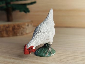 Schleich poule qui picore Figurine animal de la ferme
