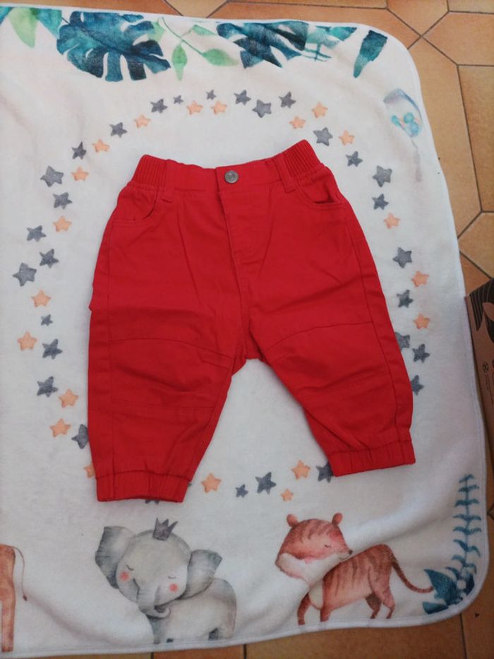 Pantalon rouge - photo numéro 2