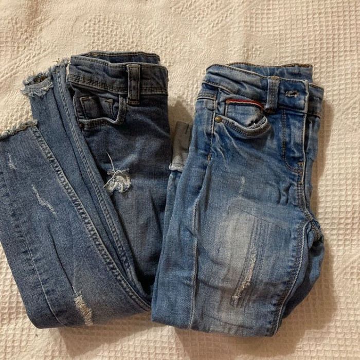 Lot deux jeans en 4 ans