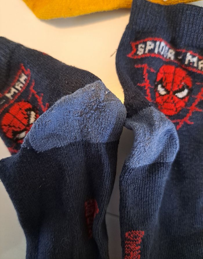 Lot de 4 chaussettes garçon p.27-30 BE - photo numéro 5