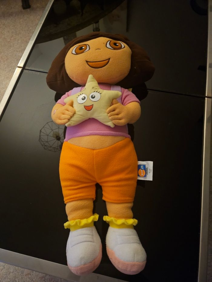 Grande  peluche  dora  70 cm