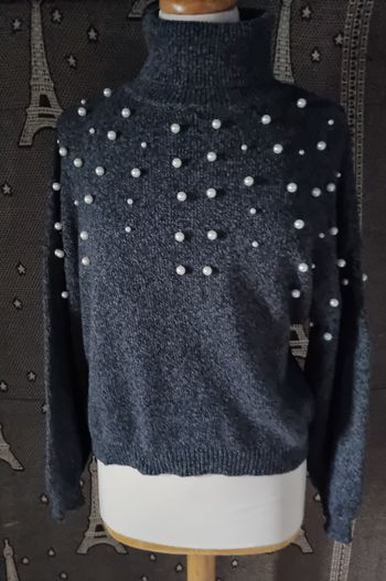 Pull court à col roulée avec perles taille S-M