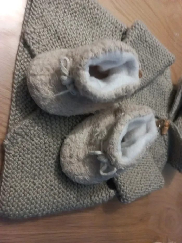 Gilet en laine bébé - photo numéro 2